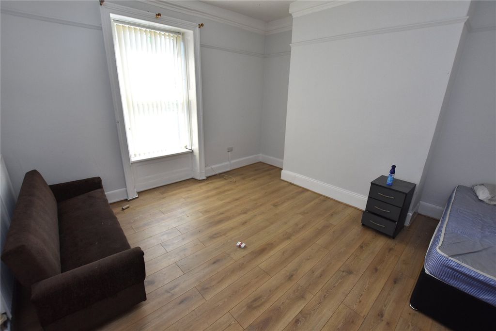 Property photo 2 of 12 Picture No. 05