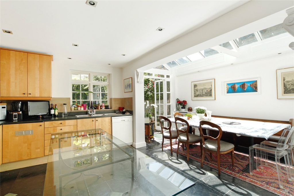 Property photo 1 of 10 Dining Room