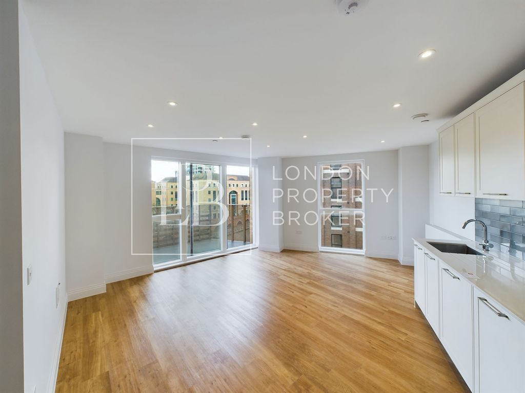 Property photo 3 of 11