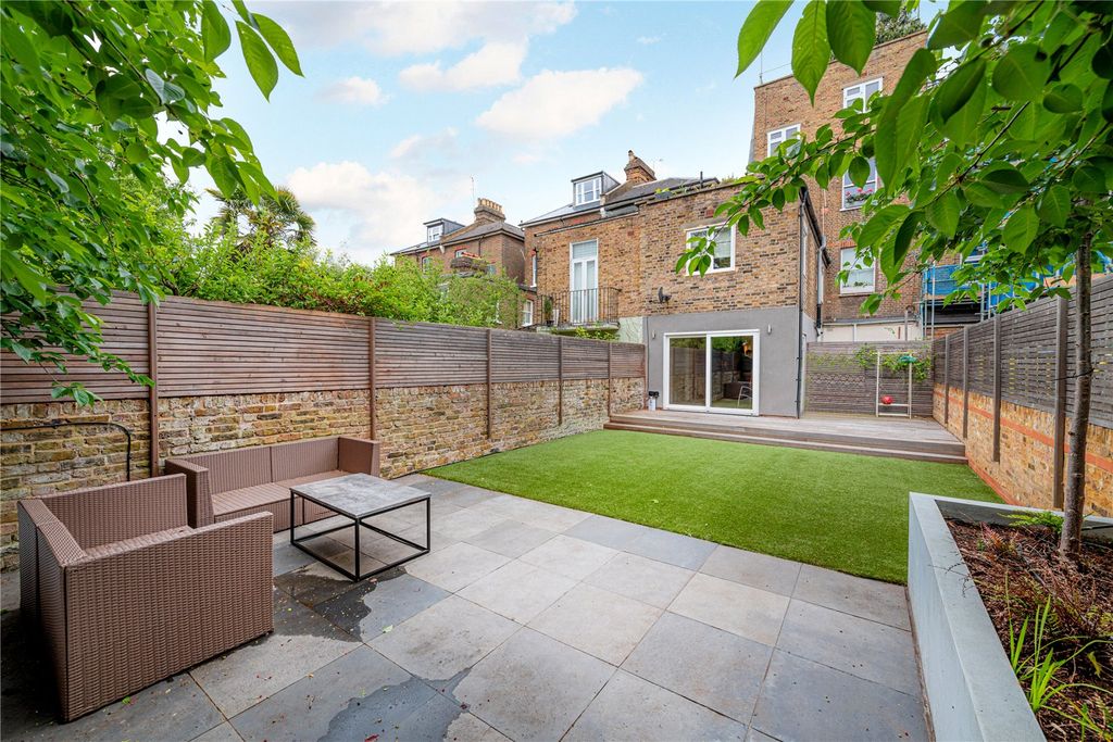 Property photo 2 of 13 Picture No. 10