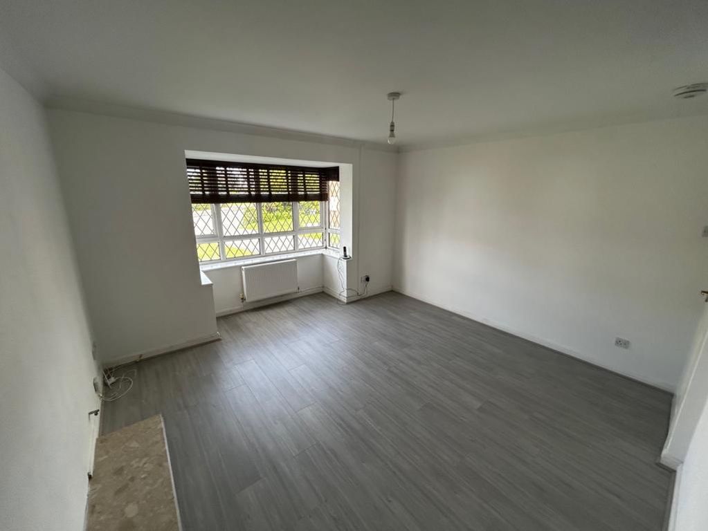 Property photo 3 of 7 Dining Room