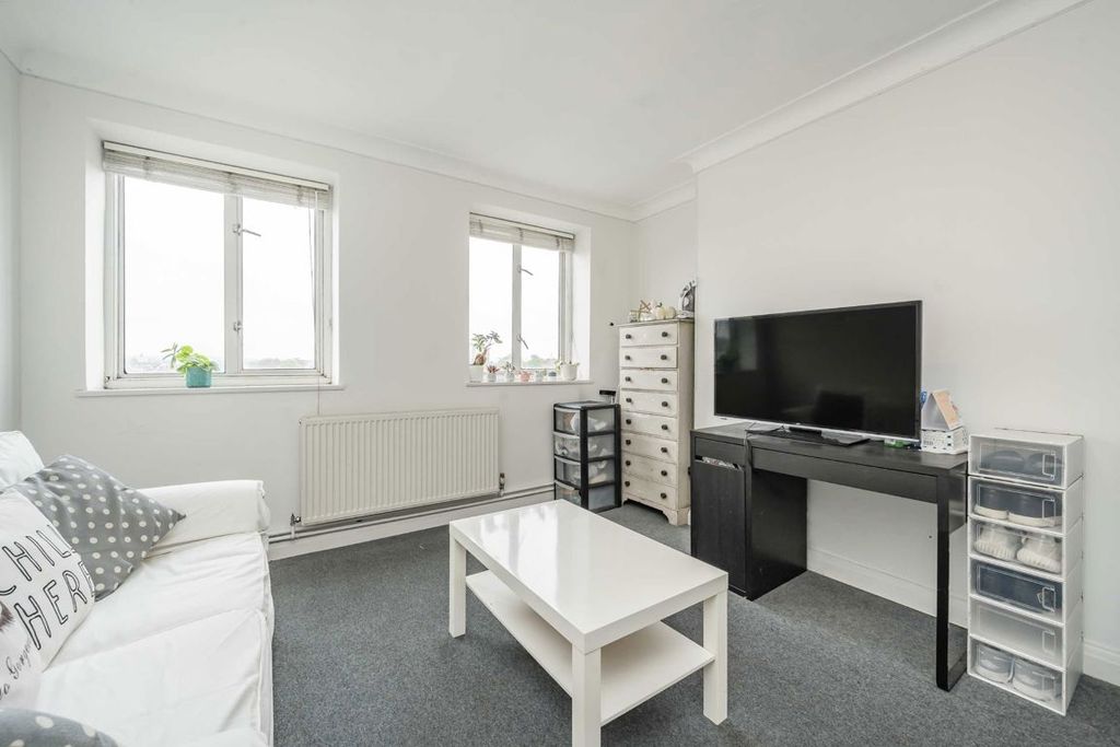 Property photo 1 of 5