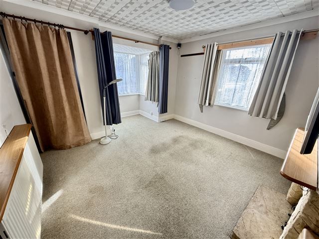 Property photo 3 of 15 Lounge