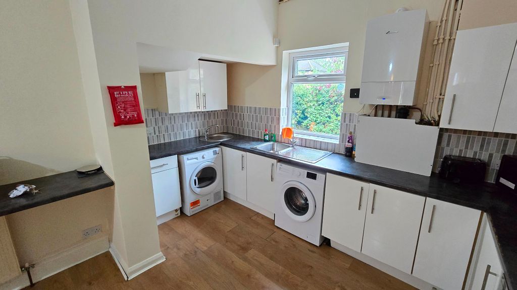 Property photo 1 of 50