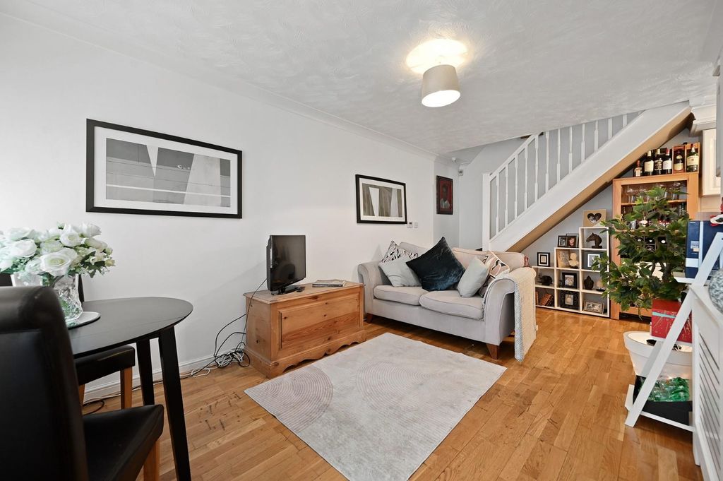Property photo 3 of 10