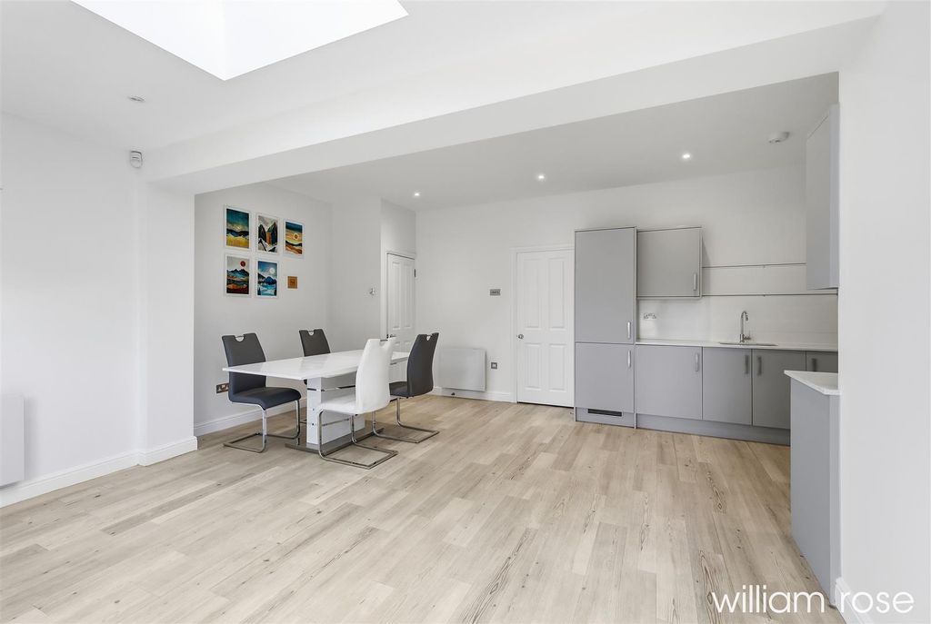 Property photo 3 of 17 13_Img_6023.Jpg
