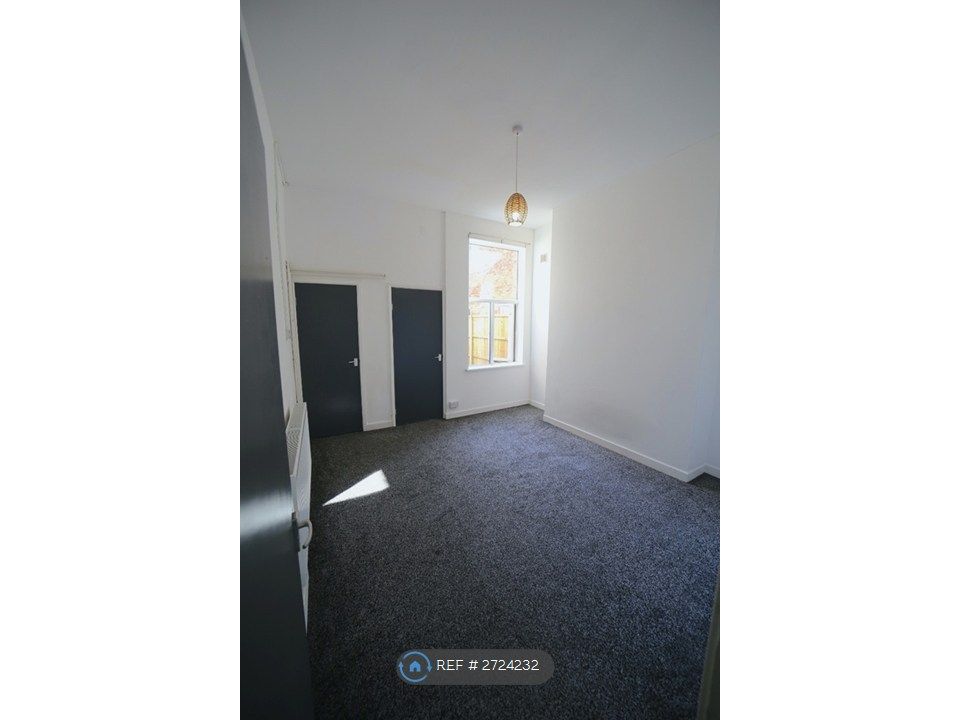 Property photo 3 of 7 Bedroom