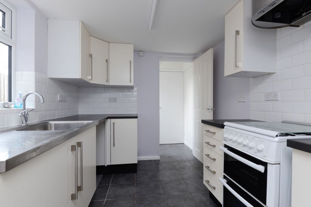 Property photo 3 of 9 421155