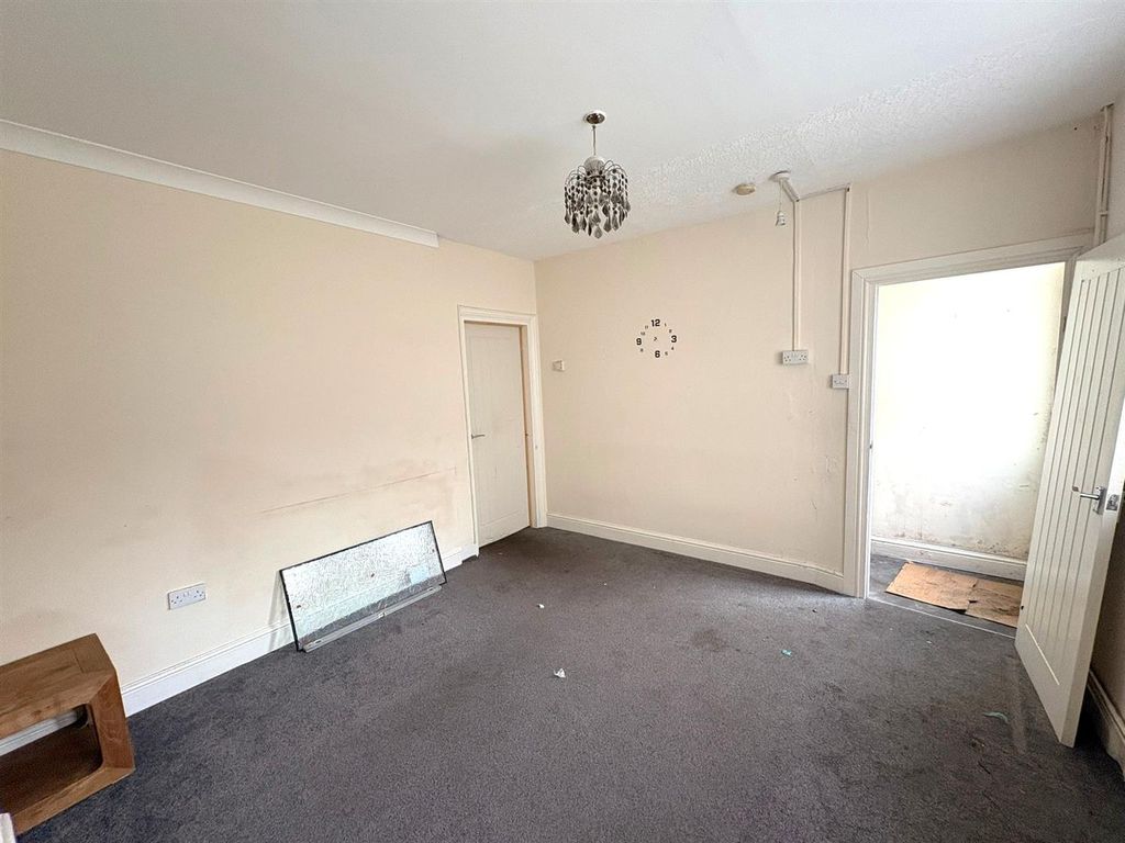 Property photo 3 of 22 A8373590-8F3F-46Fd-A48c-d9d53664587c.Jpg