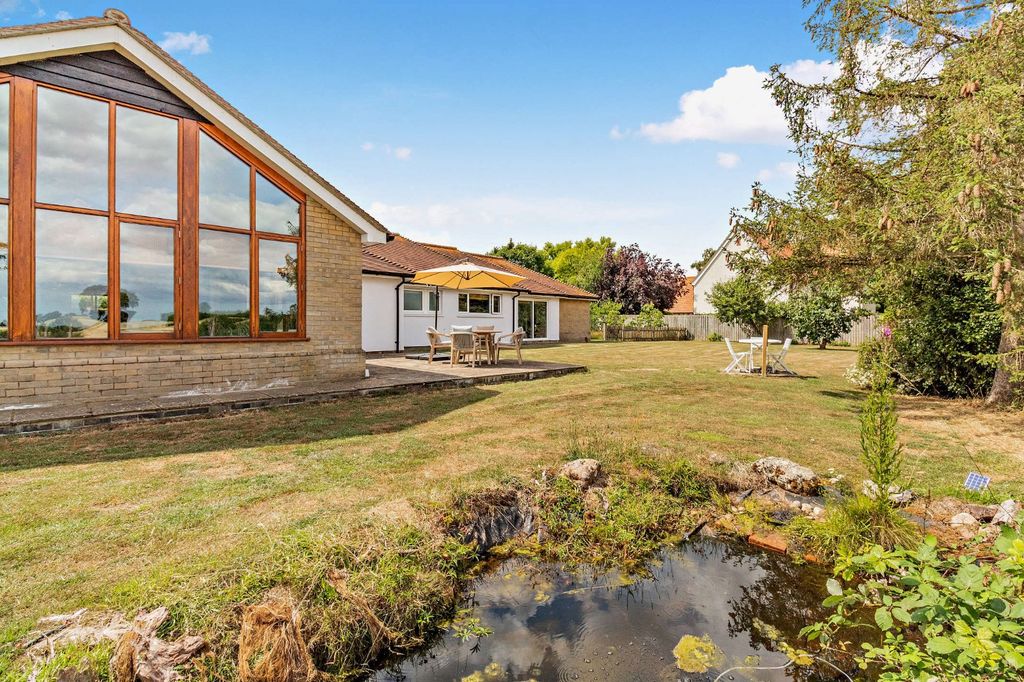 Property photo 3 of 18 Picture No. 02