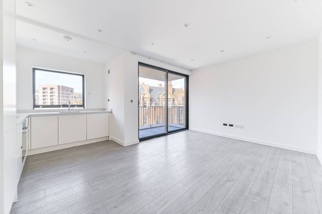 Property photo 3 of 13