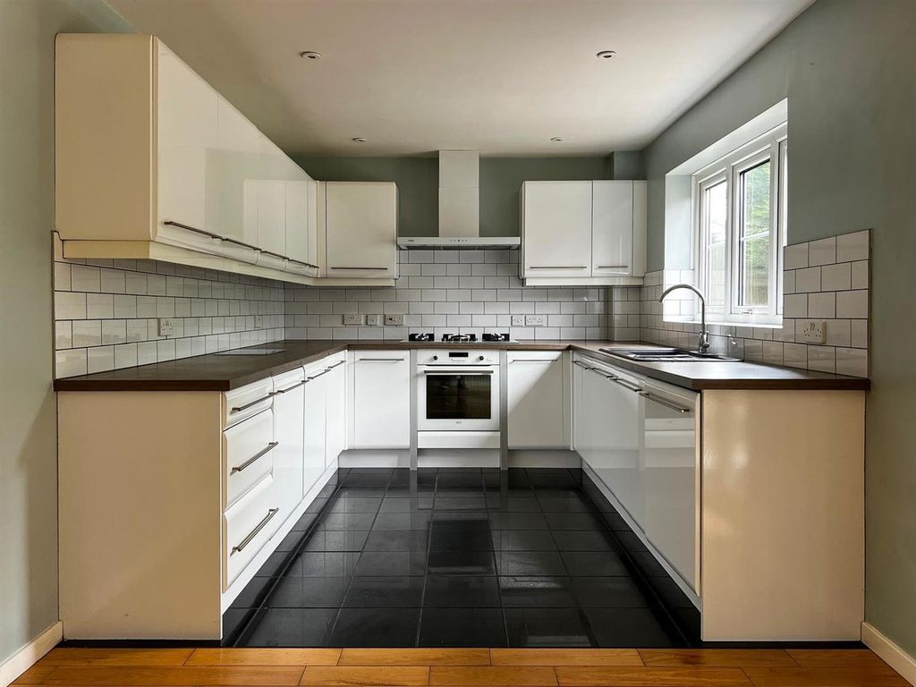 Property photo 2 of 26 Kitchen/Diner 1