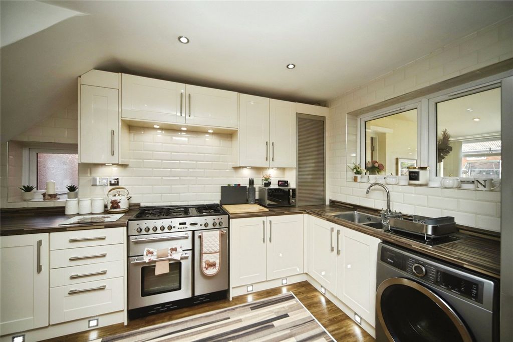 Property photo 3 of 20 Picture No. 34