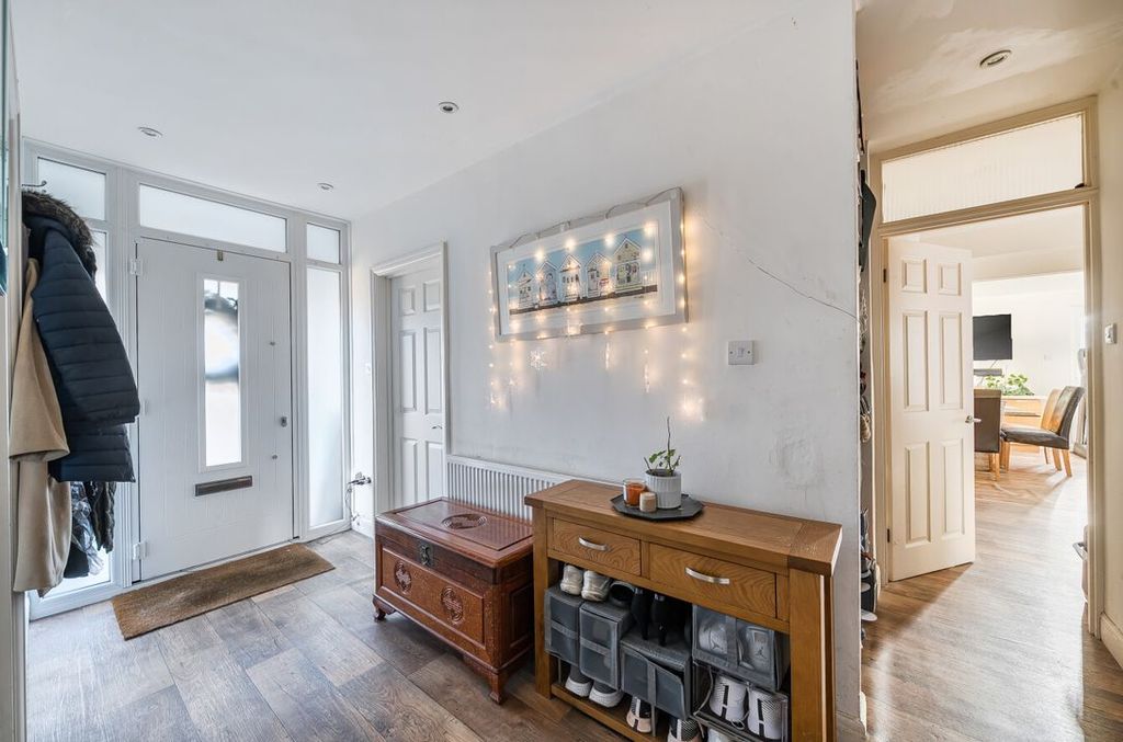 Property photo 2 of 11 13829651069456812A2937