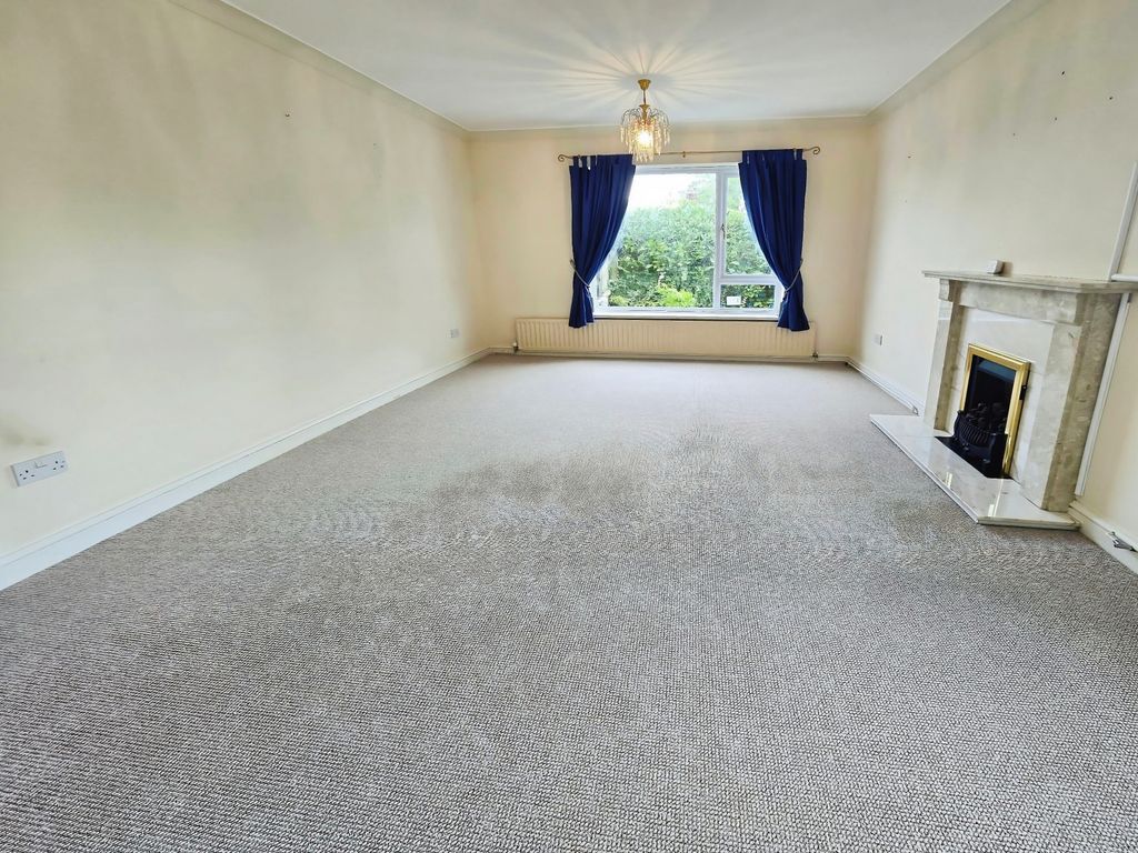 Property photo 2 of 23