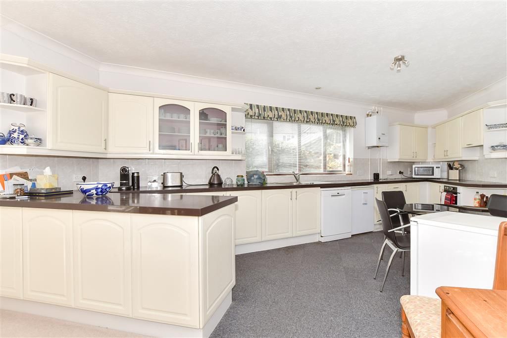 Property photo 3 of 15 Kitchen/Dining Room