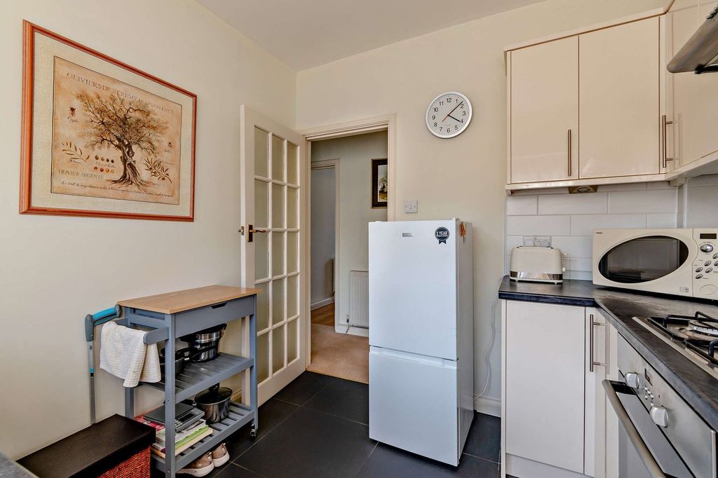 Property photo 3 of 12