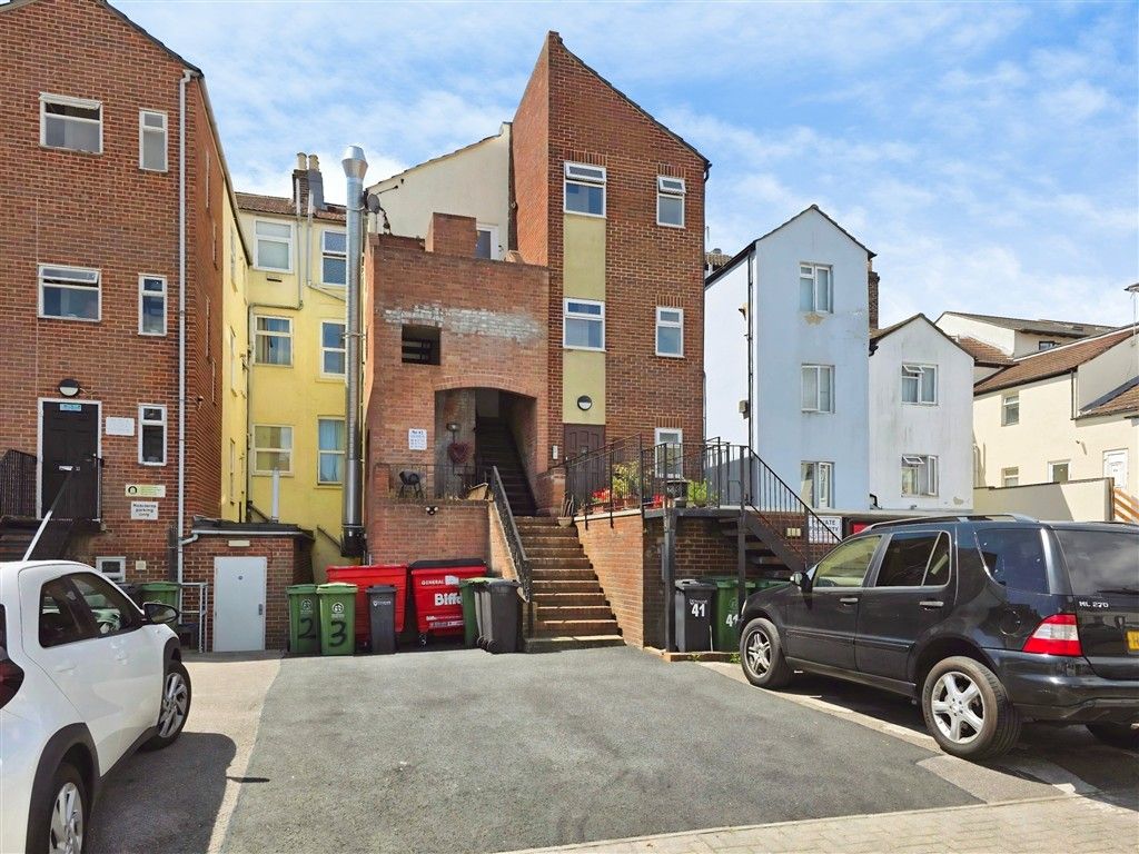 Property photo 3 of 7
