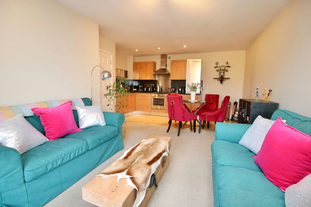 Property photo 2 of 18