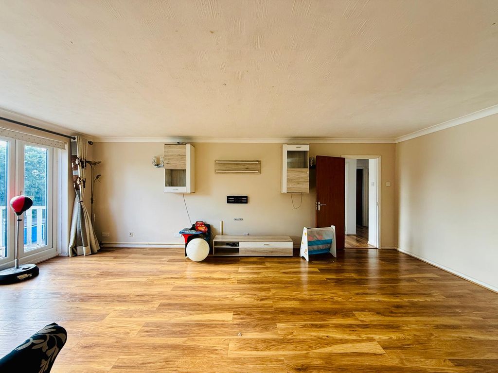 Property photo 2 of 11 Whatsapp Image 2025-06-27 At 18.12.43 (2)