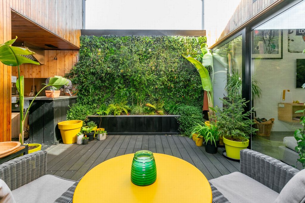 Property photo 2 of 26 Courtyard