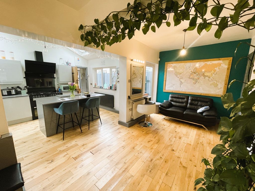 Property photo 1 of 35