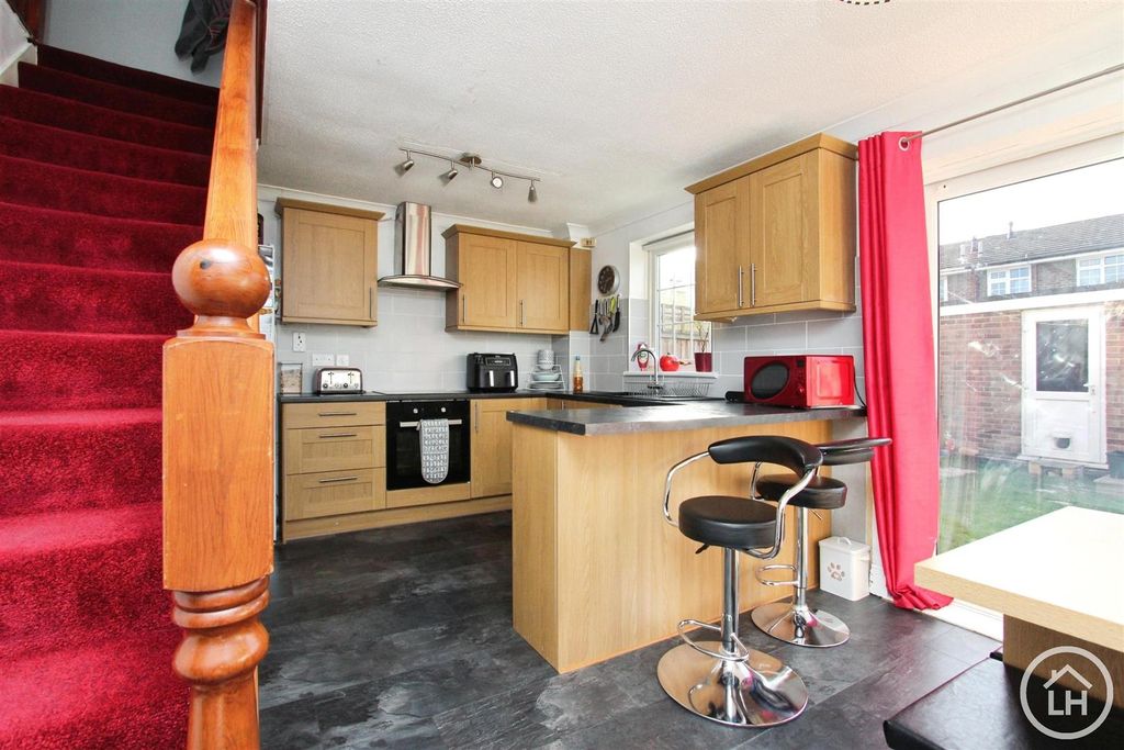 Property photo 3 of 10 Kitchen / Diner