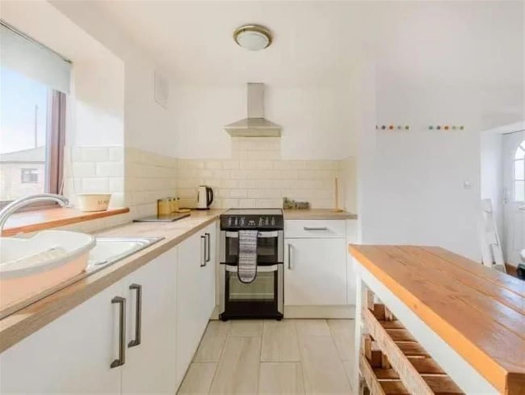 Property photo 3 of 18 Image