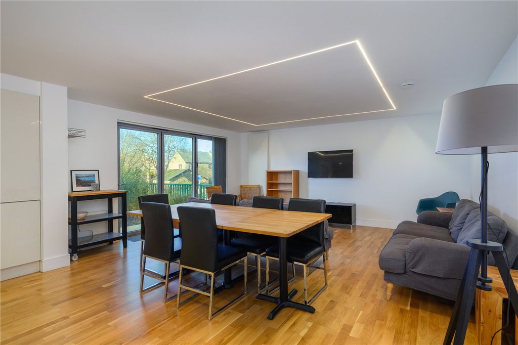 Property photo 3 of 16 Sitting/Dining Room