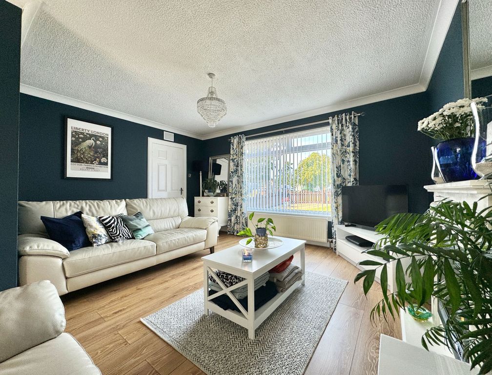 Property photo 2 of 33