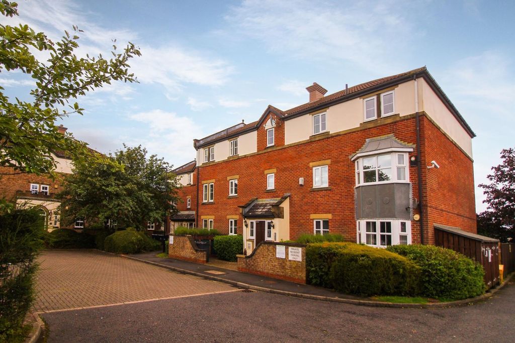 Property photo 1 of 7 External