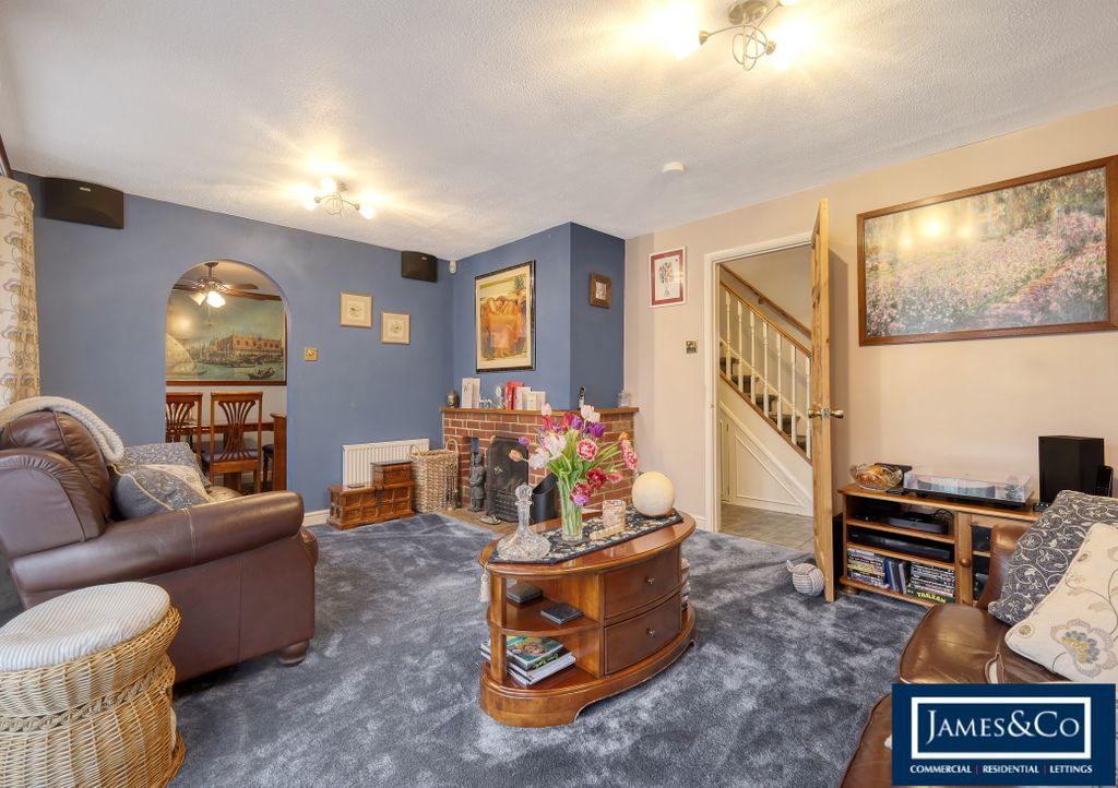 Property photo 3 of 16 Orchardendg