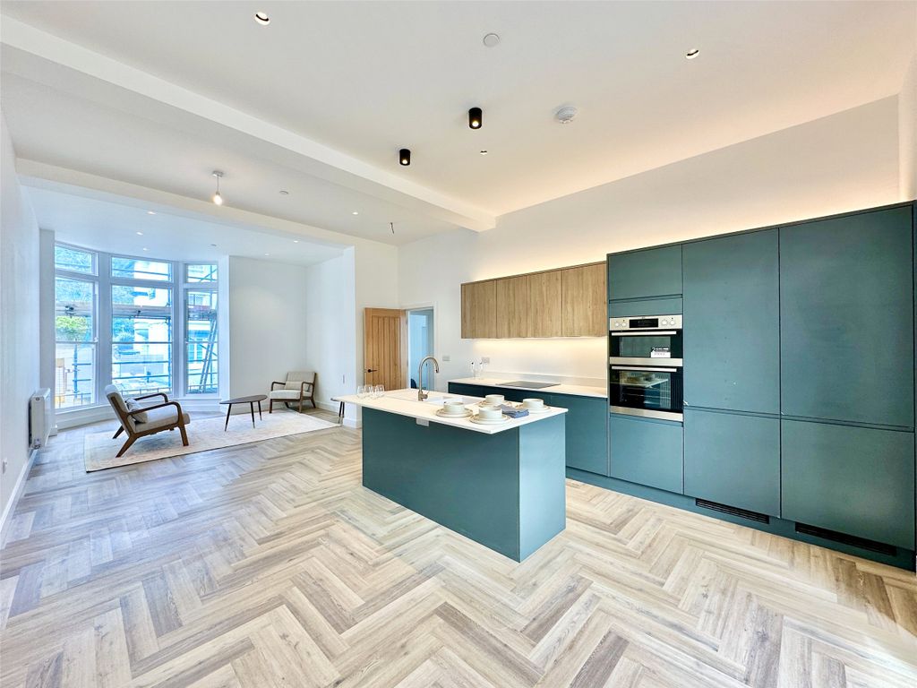 Property photo 1 of 14 Picture No. 02