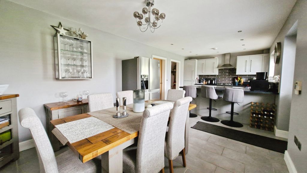 Property photo 2 of 30 74ee5Db8-20251006_102651