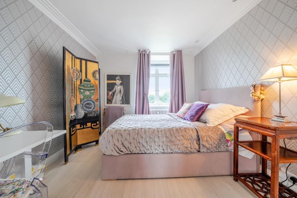 Property photo 3 of 10 Bedroom