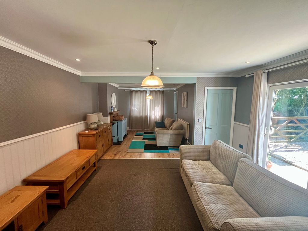 Property photo 3 of 11 Sitting Room 3