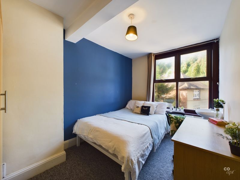 Property photo 2 of 10 Bed