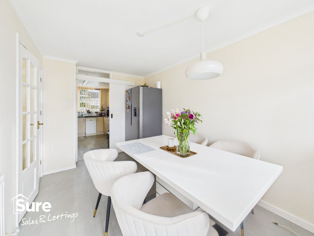 Property photo 3 of 17 4573972