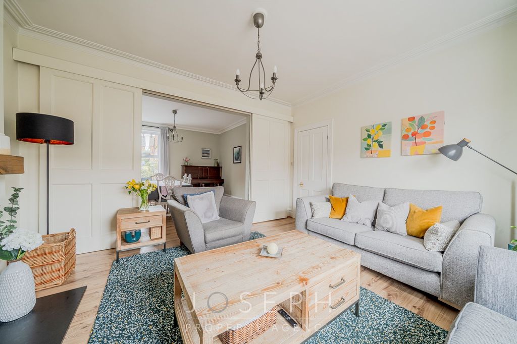 Property photo 3 of 28