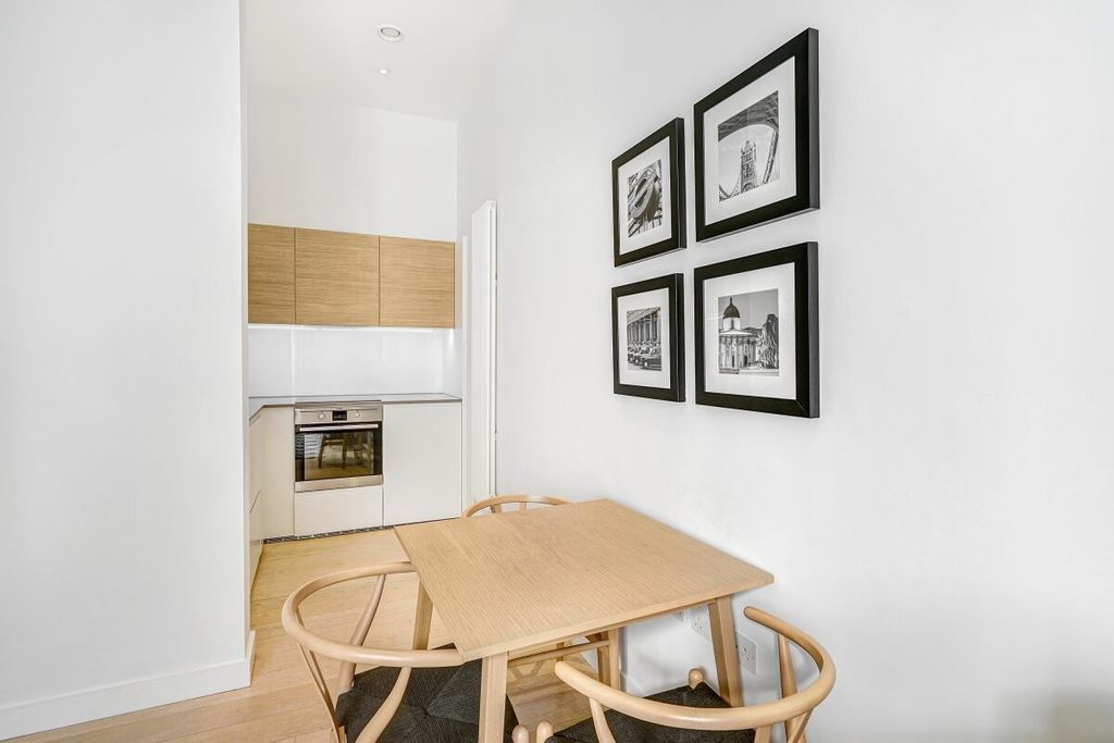 Property photo 3 of 13 Crown Estate Flat...