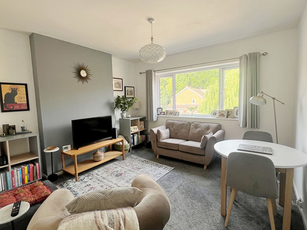 Property photo 1 of 11 Lounge