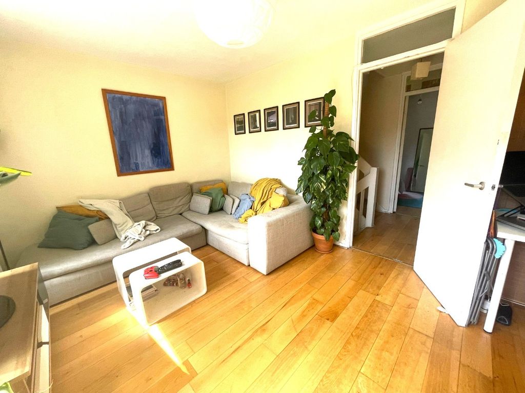 Property photo 2 of 10 862632