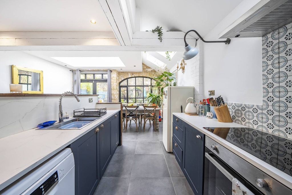 Property photo 3 of 14