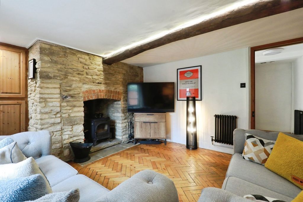 Property photo 3 of 18