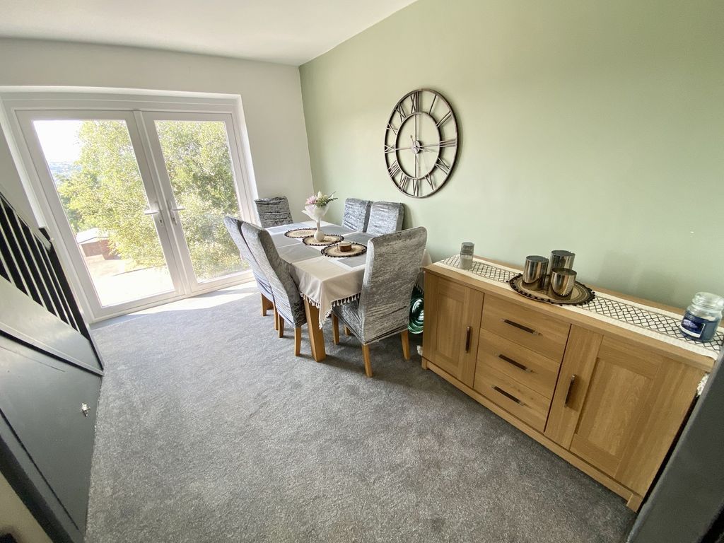 Property photo 3 of 12 Dining Room