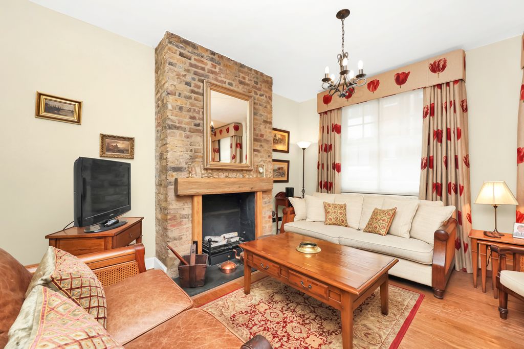 Property photo 1 of 8 Reception Room