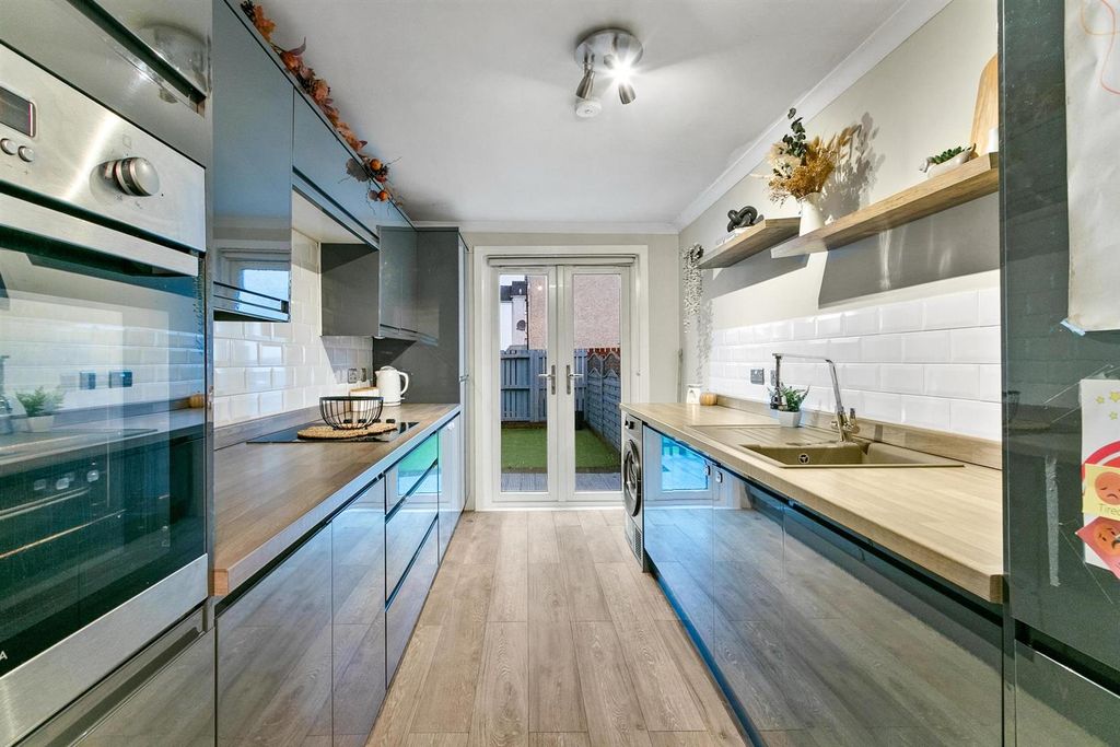 Property photo 3 of 24