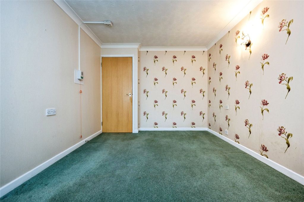 Property photo 3 of 10 Lounge