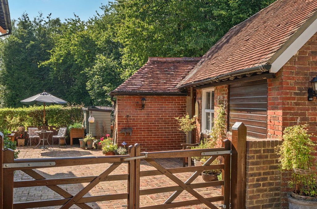 Additional image 29 of 6 bed detached house for saleFarnham Road, Liss GU33