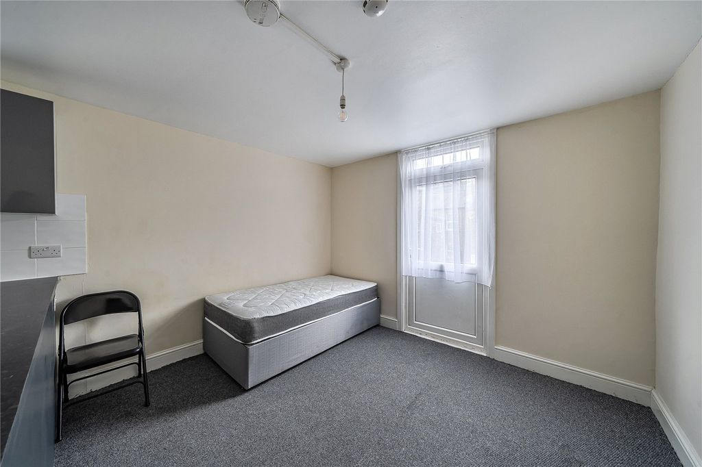 Property photo 3 of 12 Picture No. 04